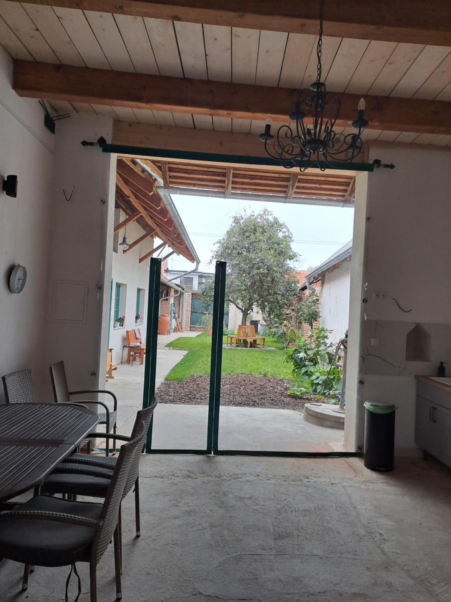 Mirabelka Rakvice Apartment Exterior photo